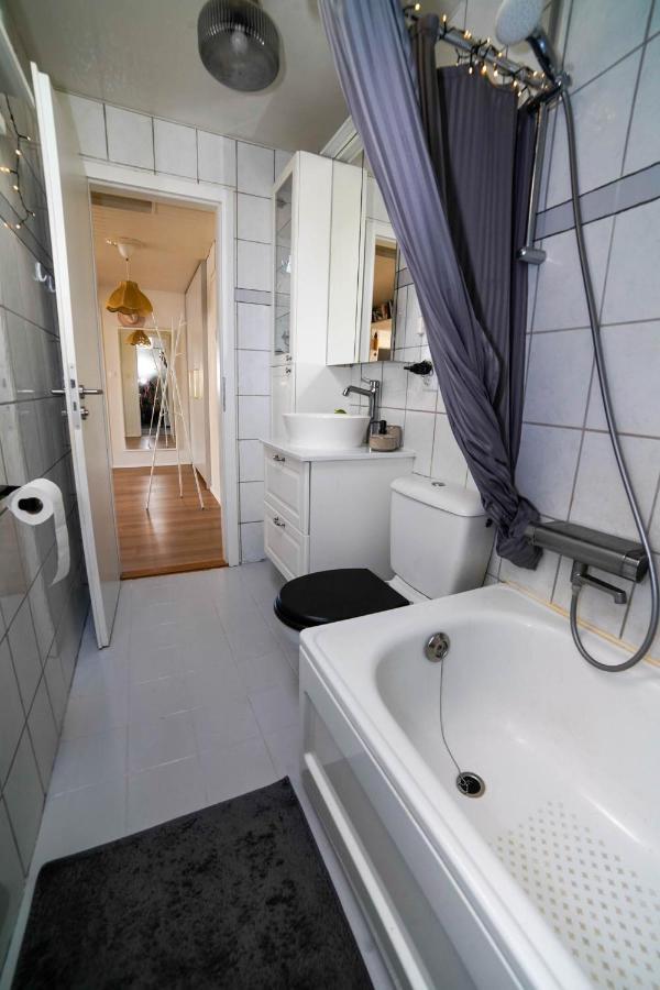 Cozy Apartment In The Heart Of Reykjavik! Bagian luar foto